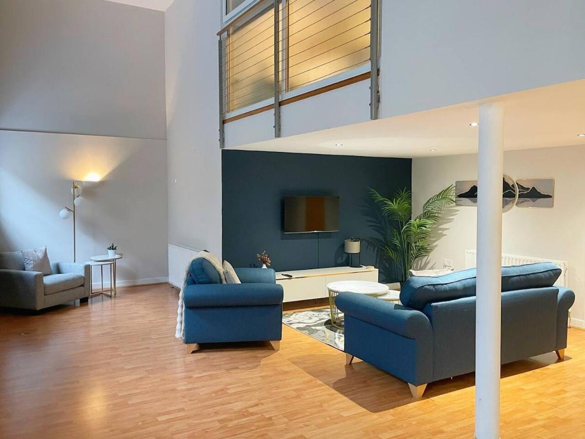 Sec Hydro Duplex In Finnieston Apartment *
