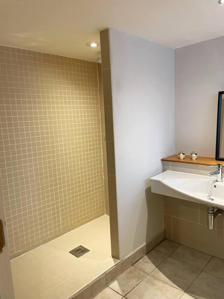 Sec Hydro Duplex In Finnieston Apartment