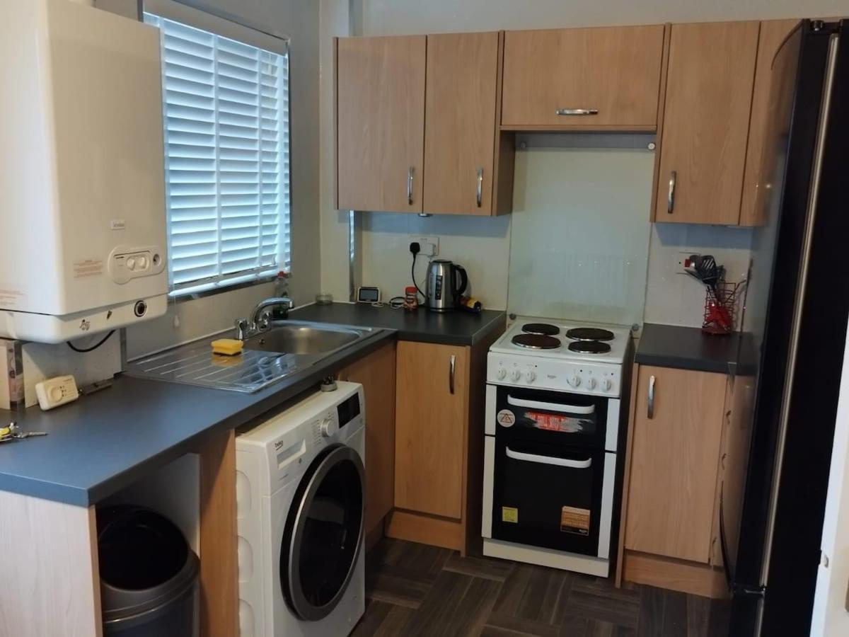 Glasgow, Comfy 2 Bed With Parking