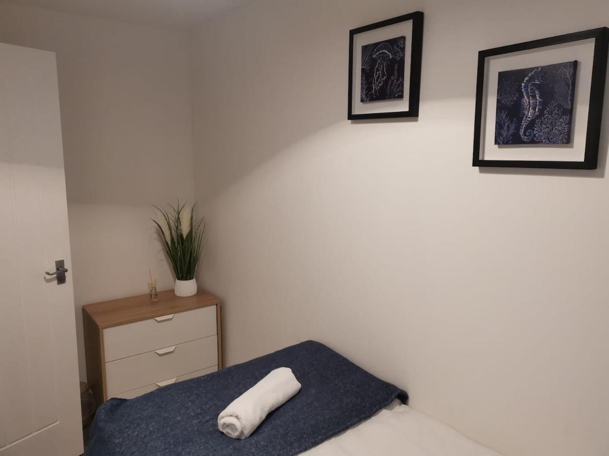 Holiday home Glasgow, Comfy 2 Bed With Parking Glasgow