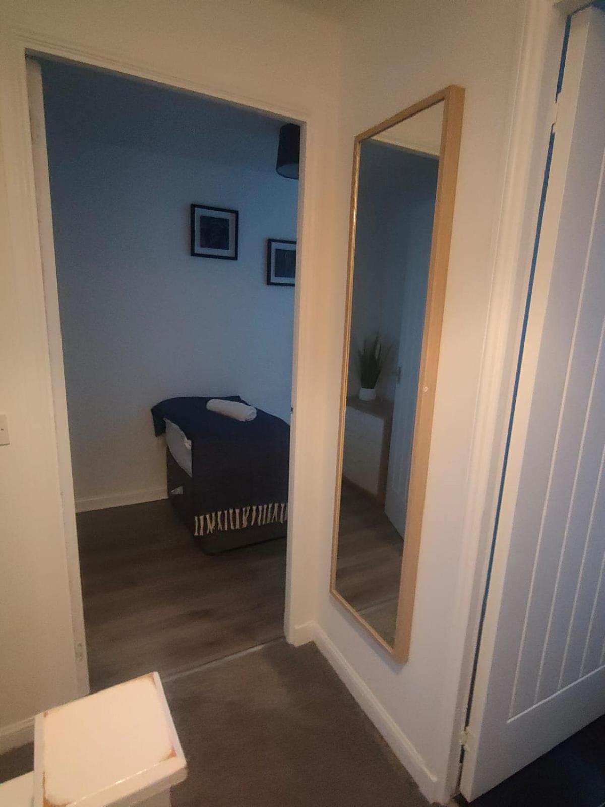 Holiday home Glasgow, Comfy 2 Bed With Parking Glasgow