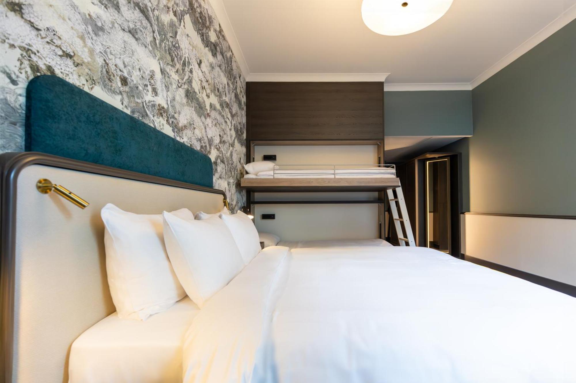 Radisson Blu Hotel, Hotel