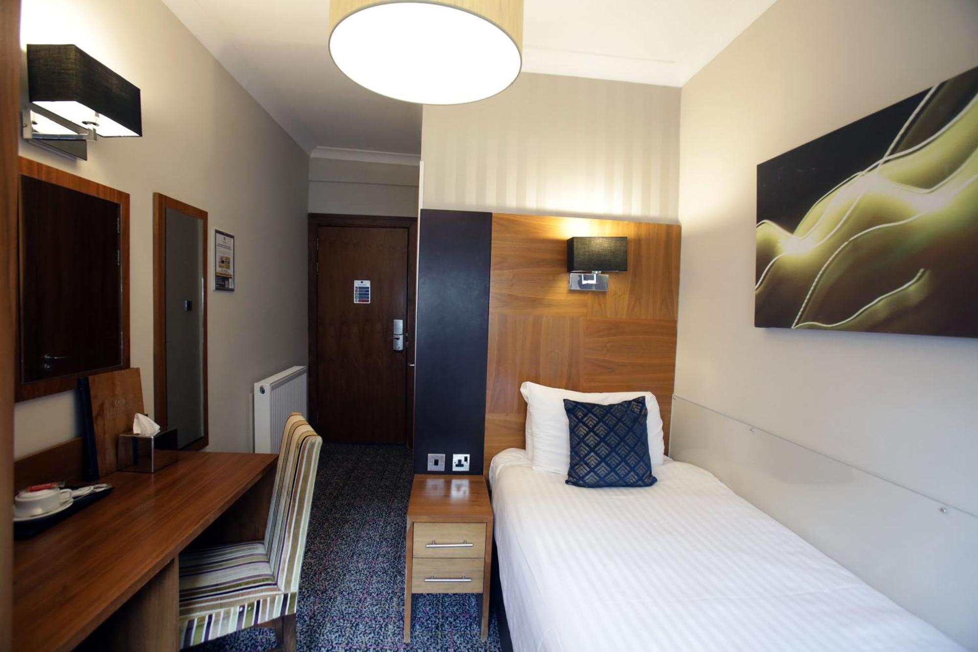 Acorn 3* Glasgow