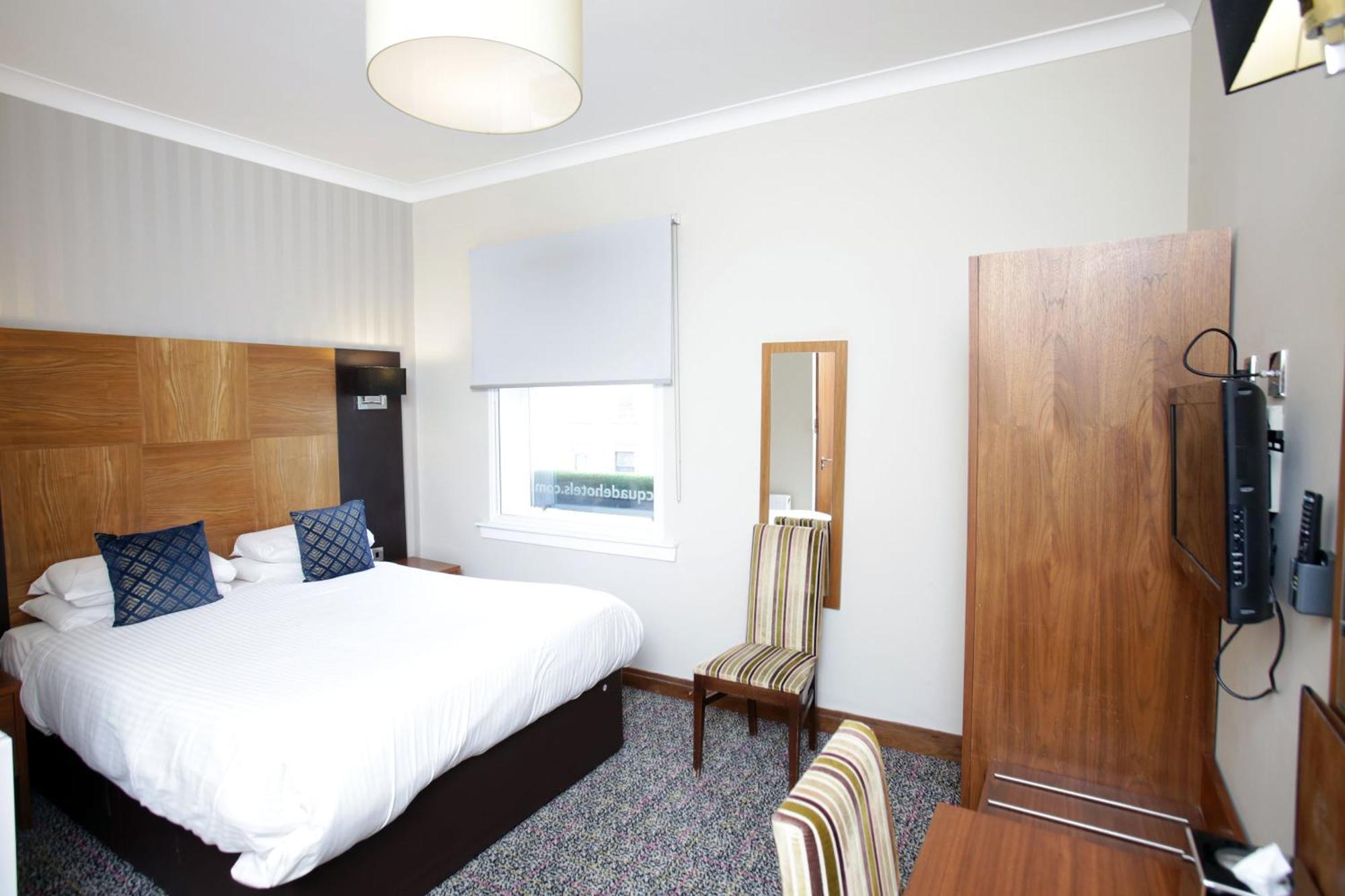 Acorn Hotel 3*