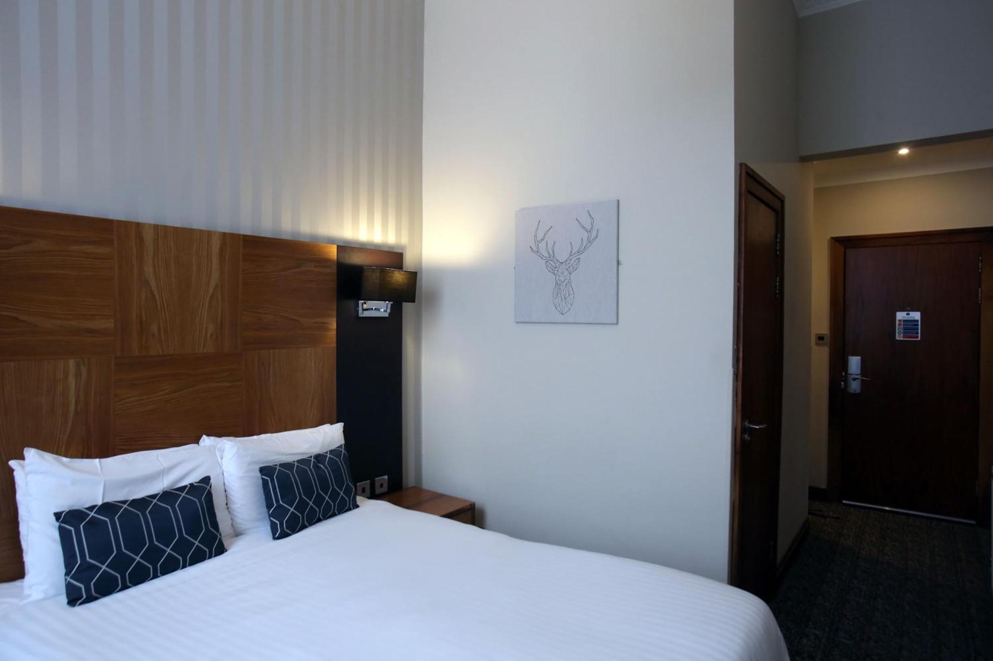 Acorn 3* Glasgow