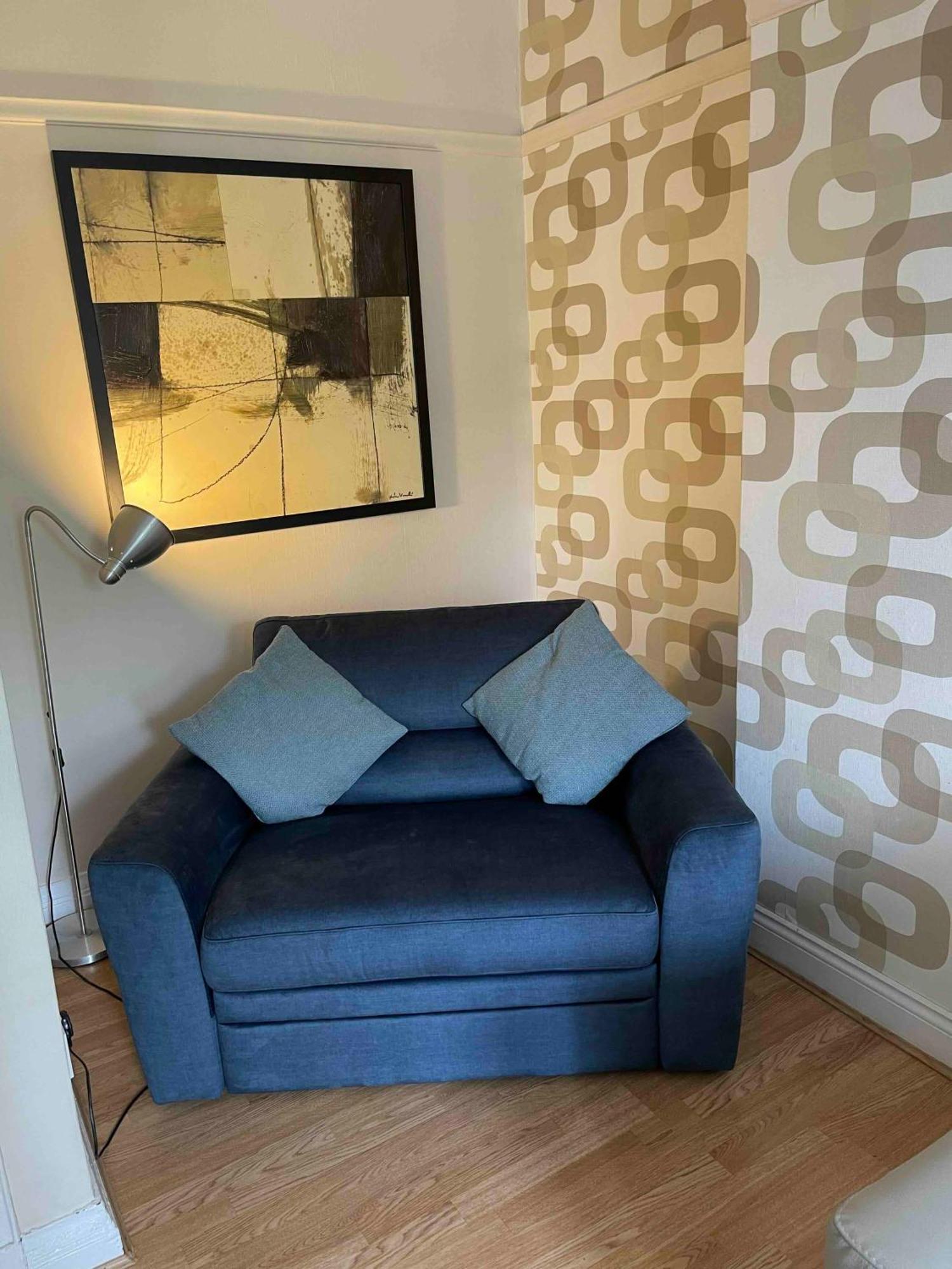 Scotstoun 1 Bed Flat Apartment *