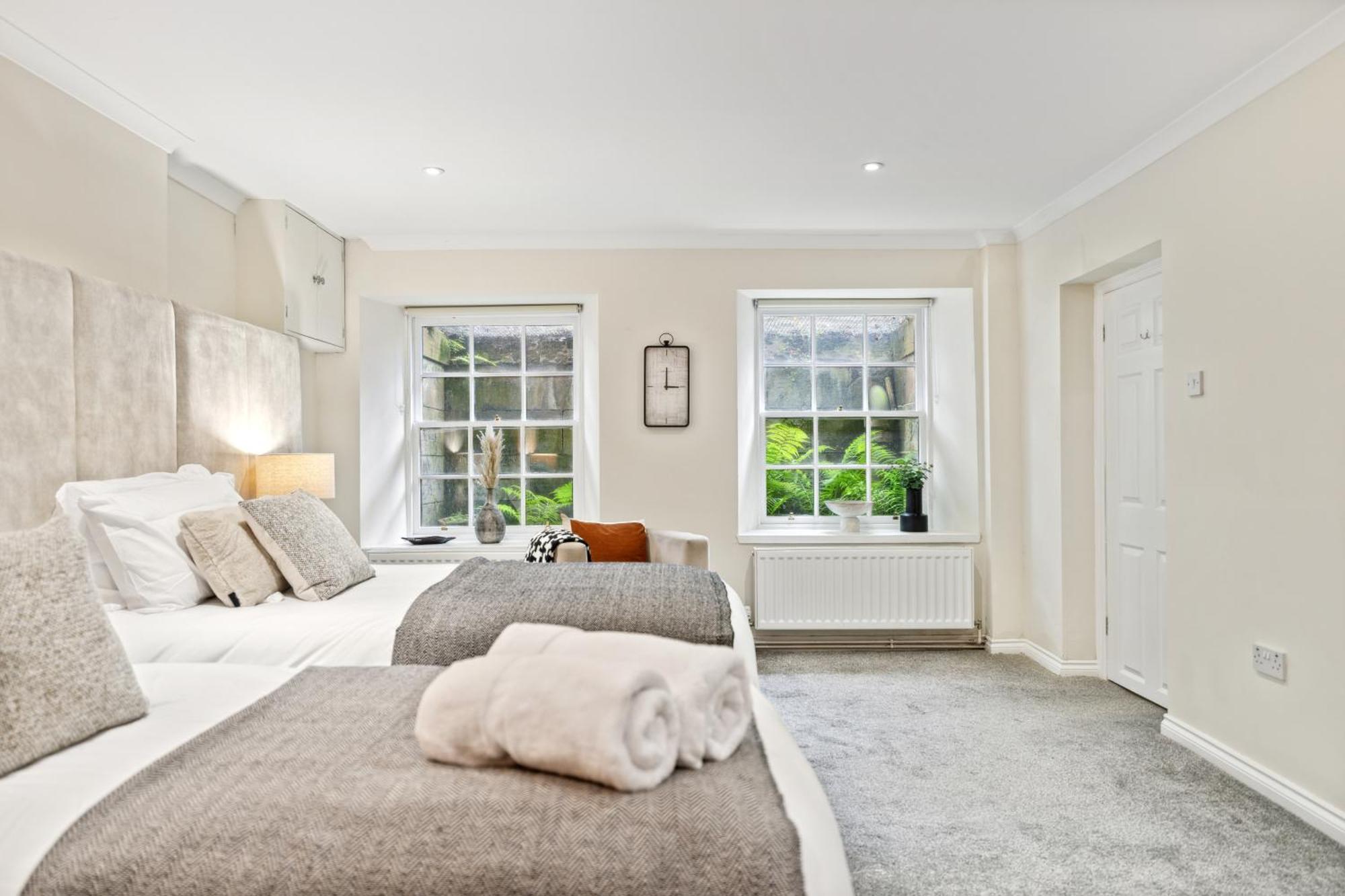 Apartment Timeless 5 Bed Duplex Flat Glasgow