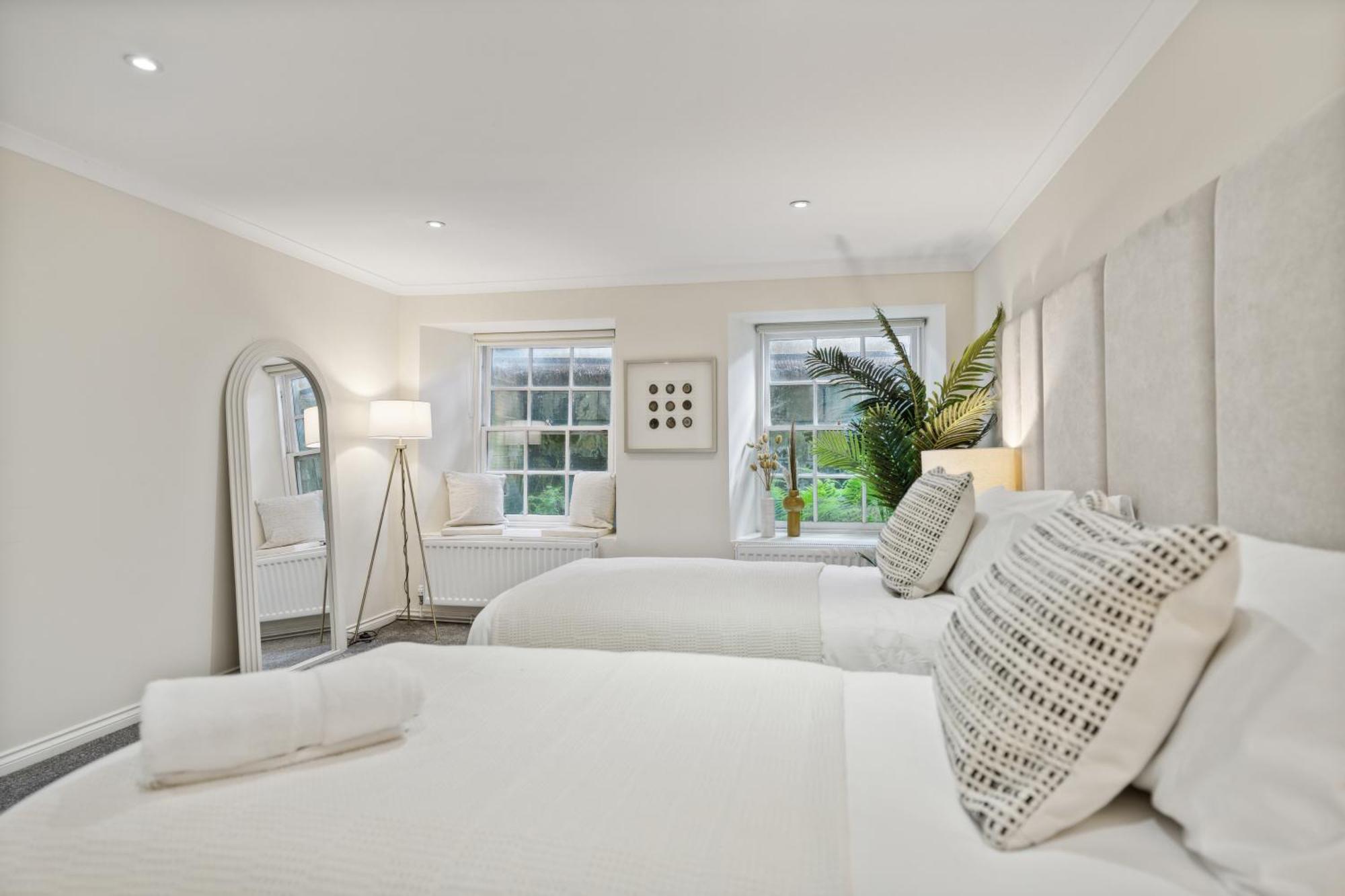 Apartment Timeless 5 Bed Duplex Flat *