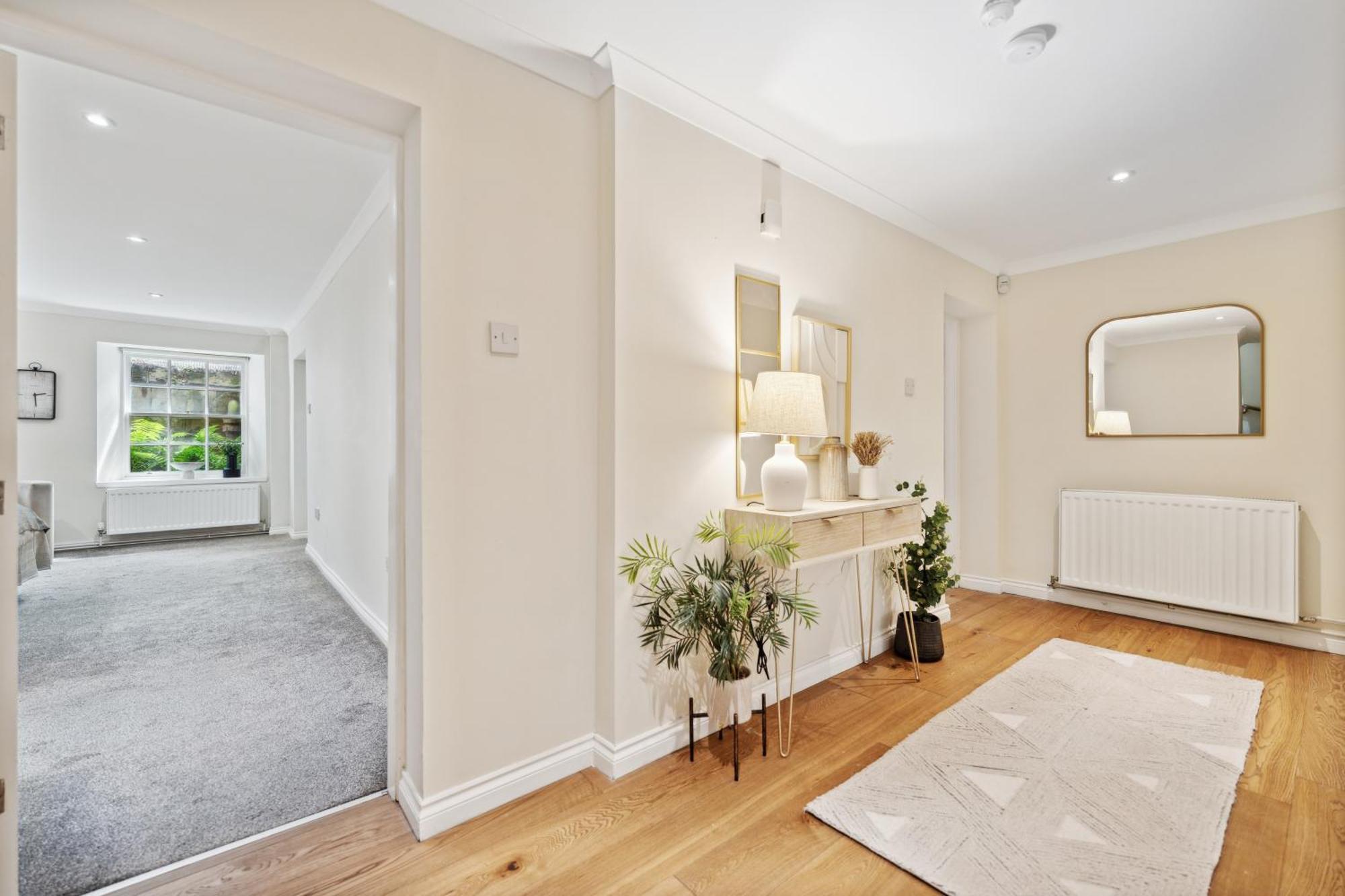 Timeless 5 Bed Duplex Flat Apartment Glasgow
