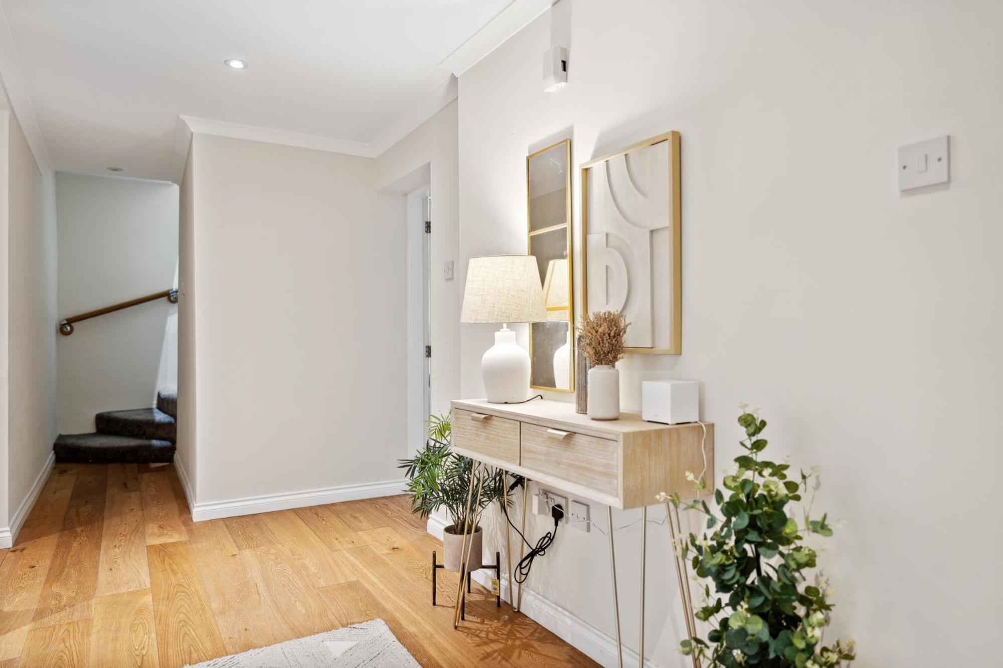 Timeless 5 Bed Duplex Flat Glasgow