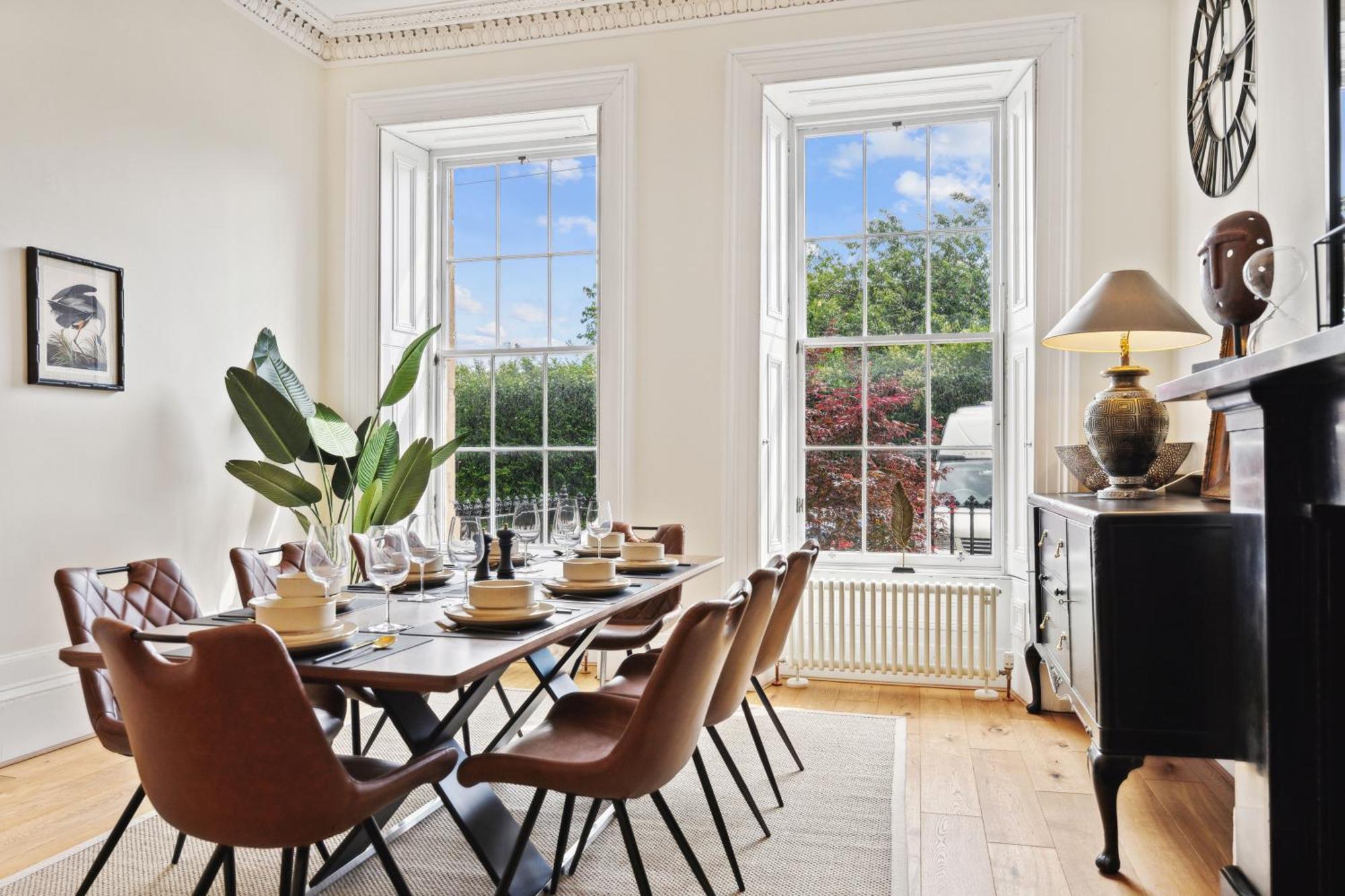 Timeless 5 Bed Duplex Flat * Glasgow