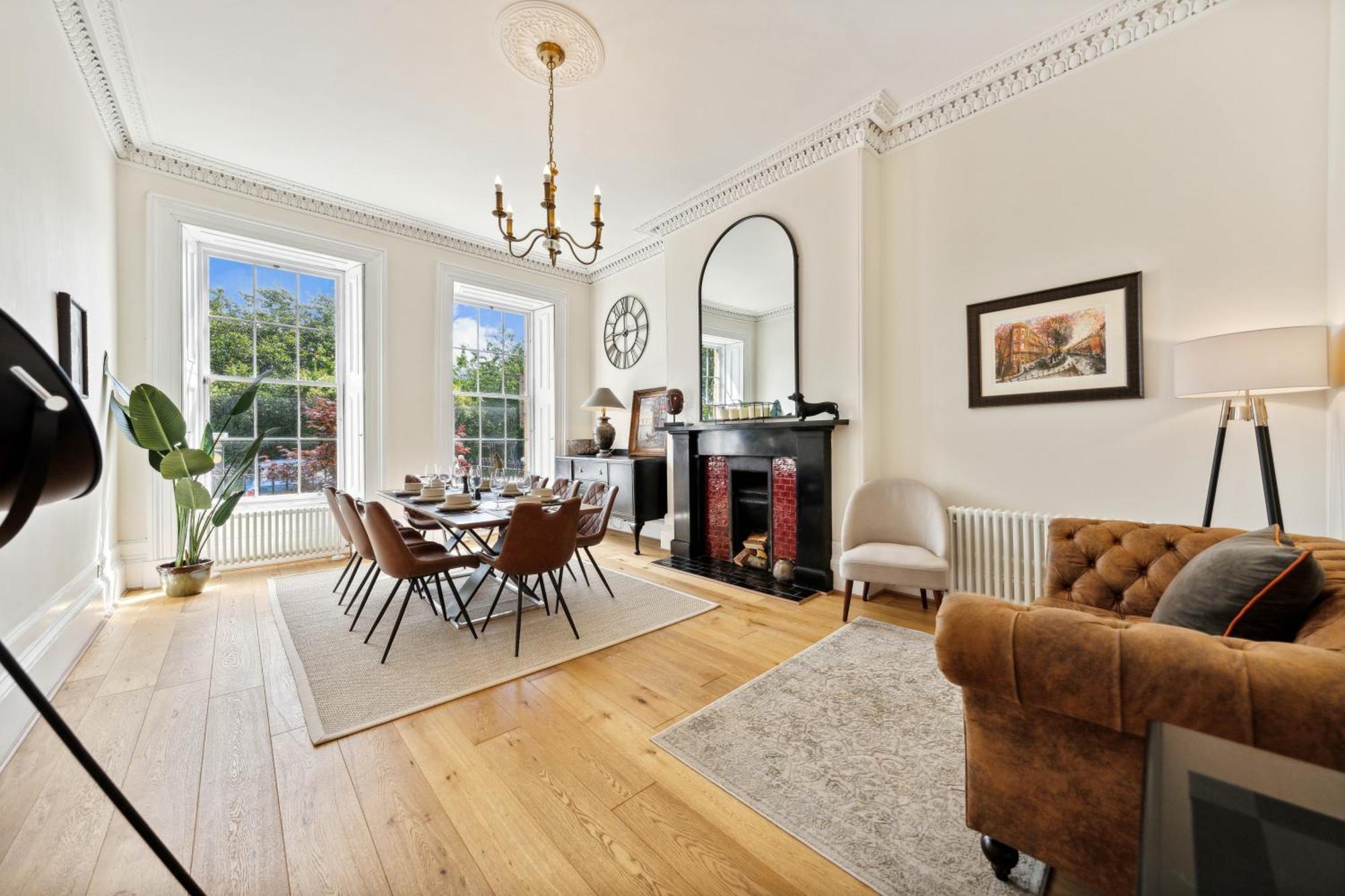 Timeless 5 Bed Duplex Flat Apartment Glasgow
