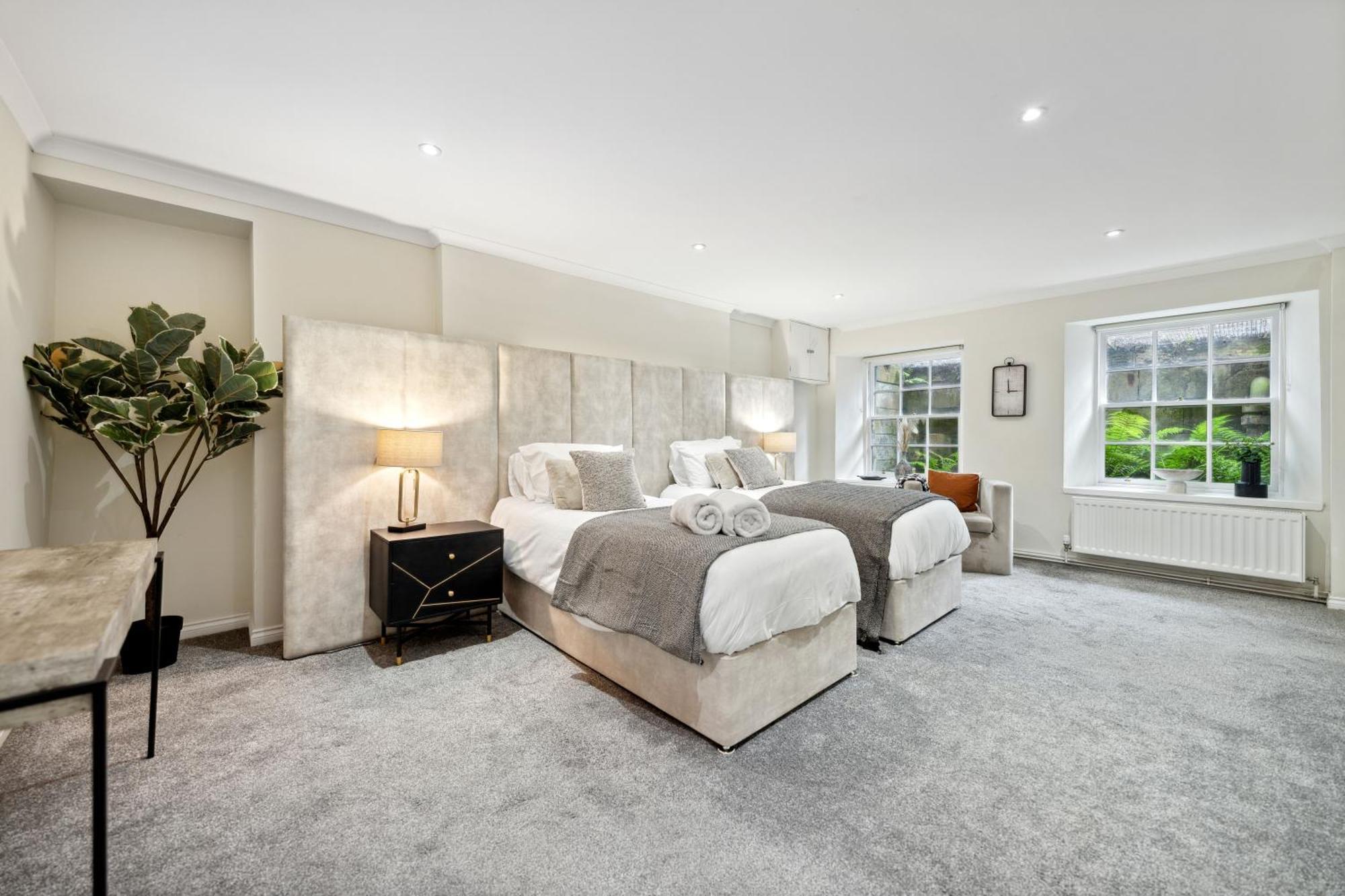 Apartment Timeless 5 Bed Duplex Flat Glasgow