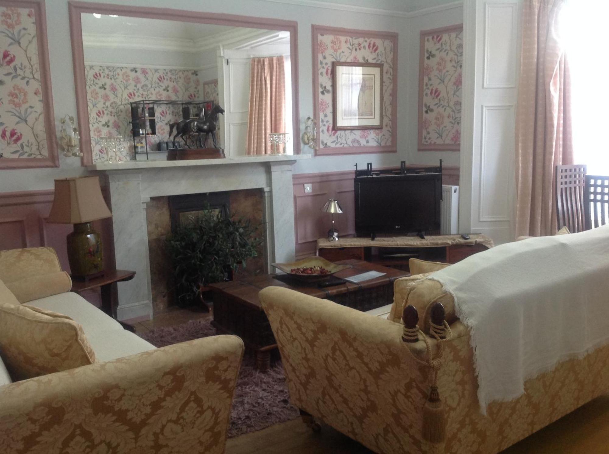 Apartment Busby Glasgow