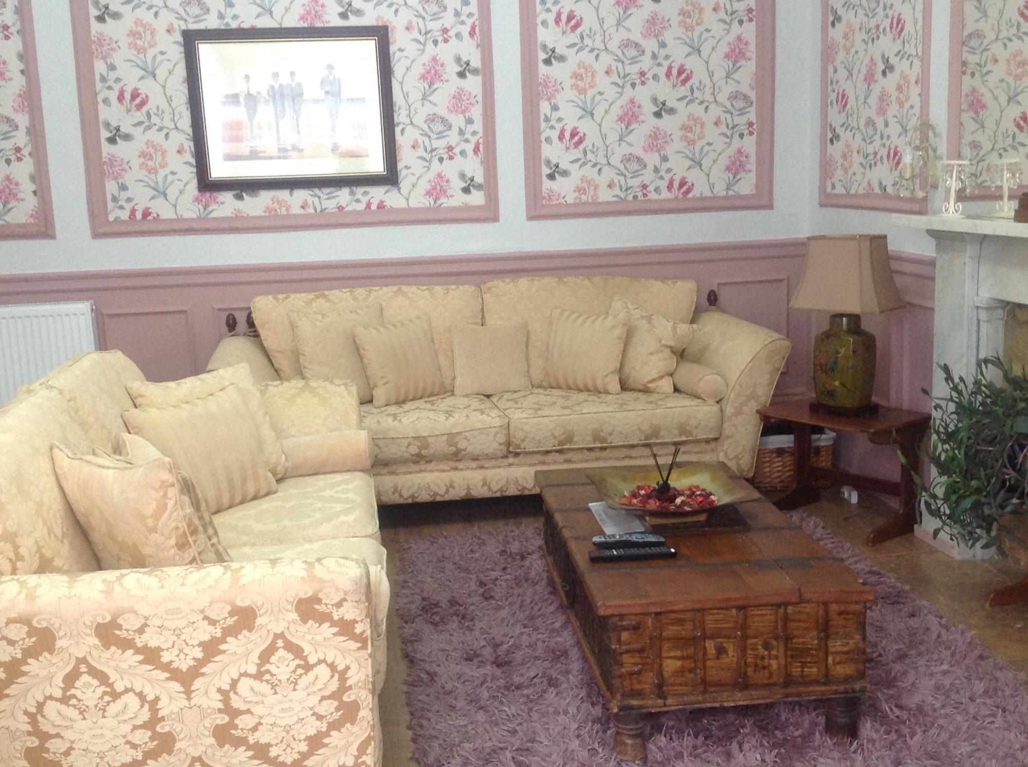 Apartment Busby Glasgow