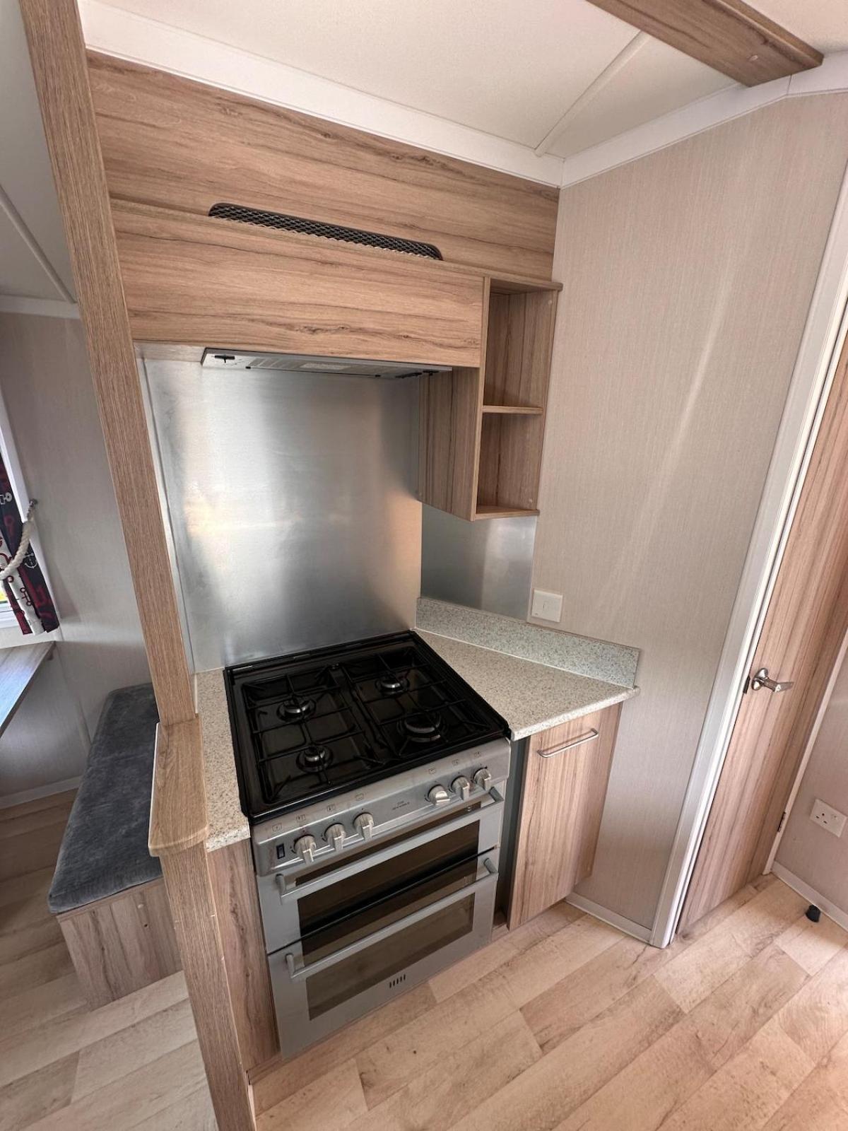 3-bedroom Swift Caravan - Uddingston,