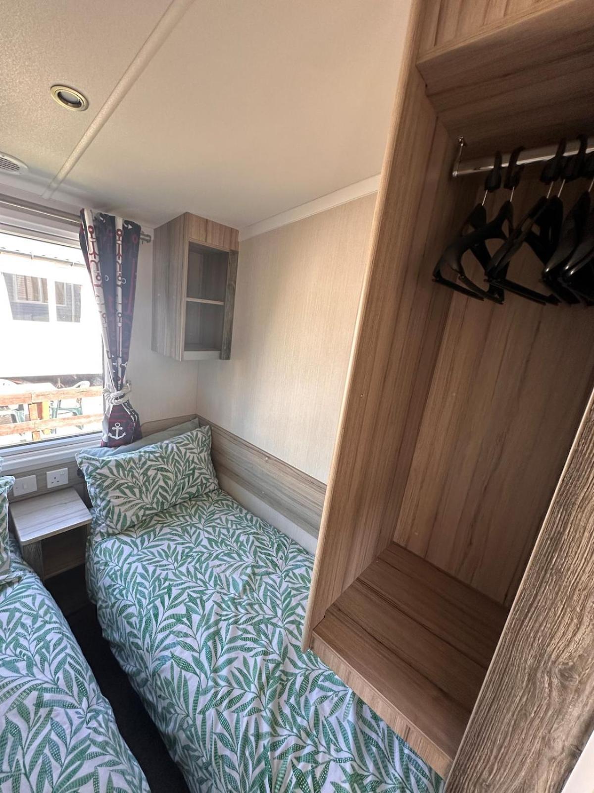 Apartment 3-bedroom Swift Caravan - Uddingston, *