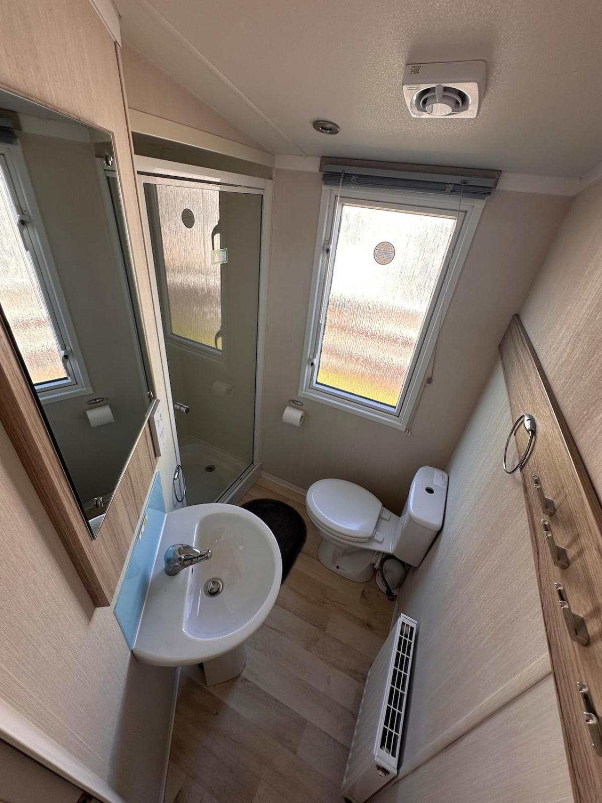 Apartment 3-bedroom Swift Caravan - Uddingston, *