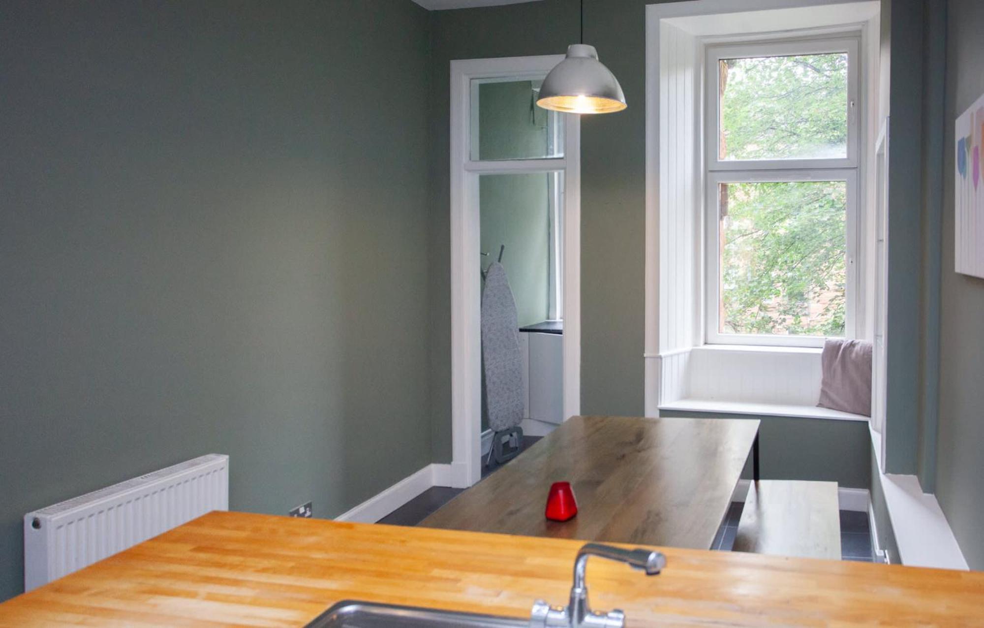 Modern, Light-filled And Sleek West End Glasgow