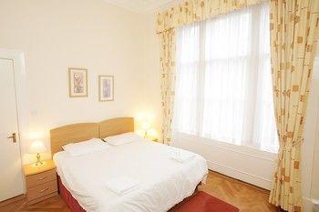 Kelvin Apartment