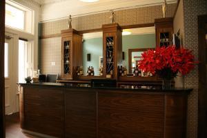 Acorn Hotel
