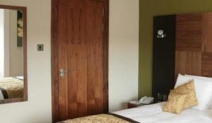 Acorn Hotel
