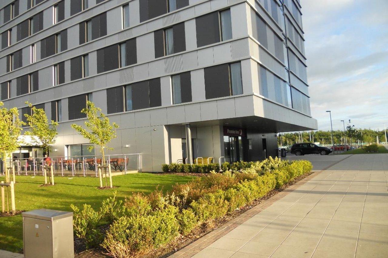 Premier Pacific Quay Hotel