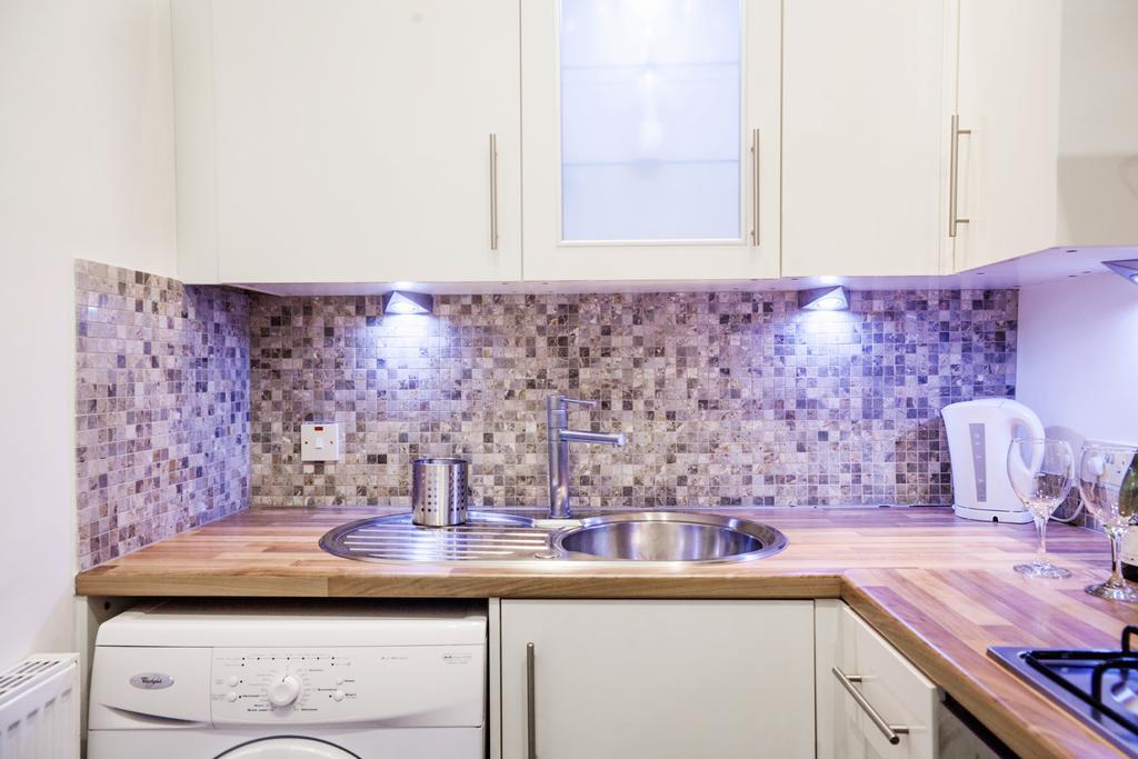 G11 West End Apartment