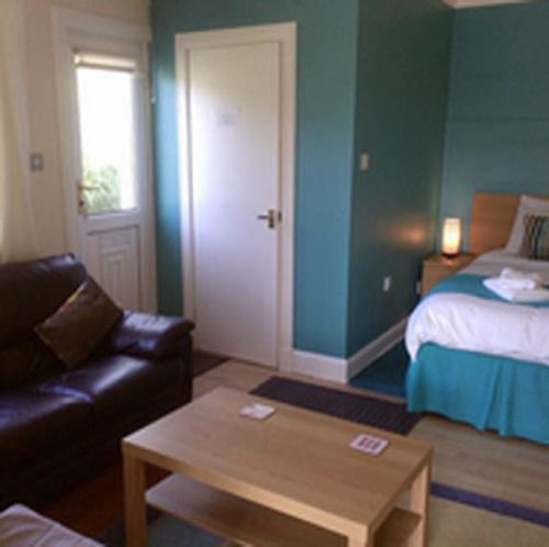 Azalea House Bed & Breakfast