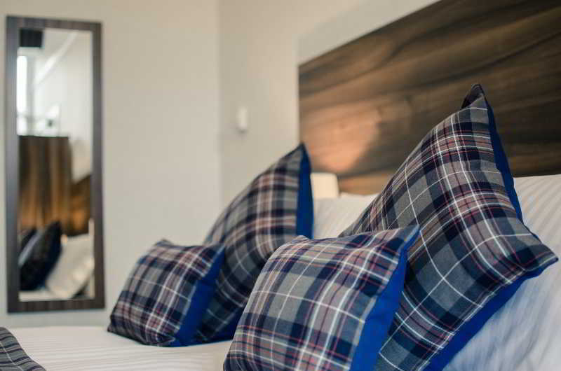 Royal West End Hotel 3*