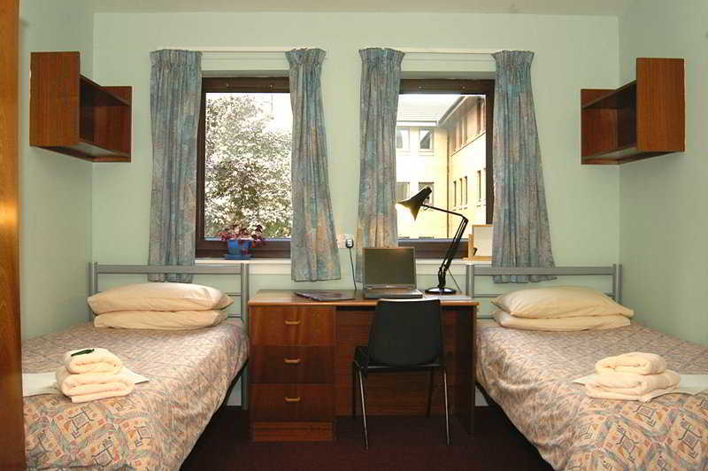 Cairncross House 3*