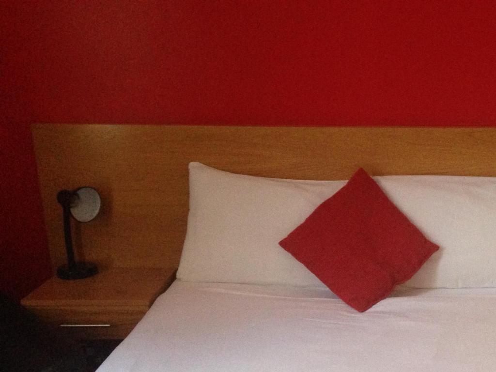 Newton Hotel 3*