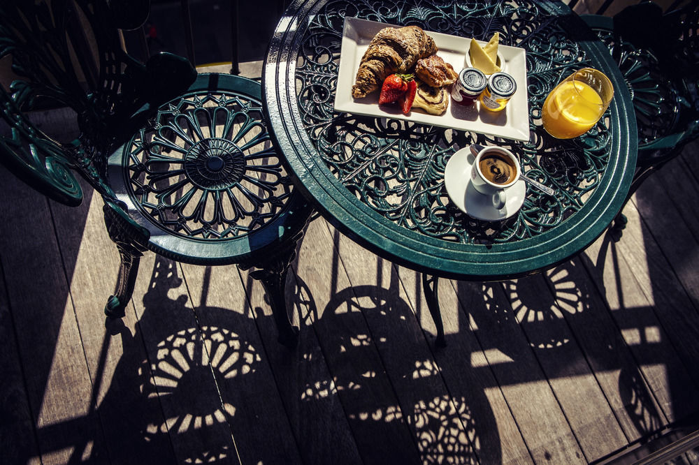 Carlton George Hotel