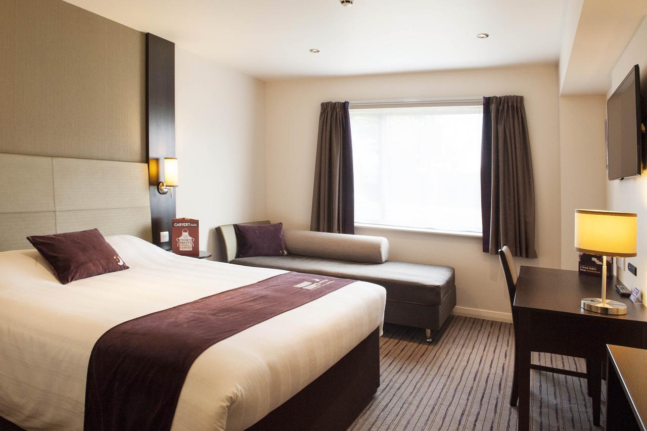 Premier Pacific Quay Hotel 3*