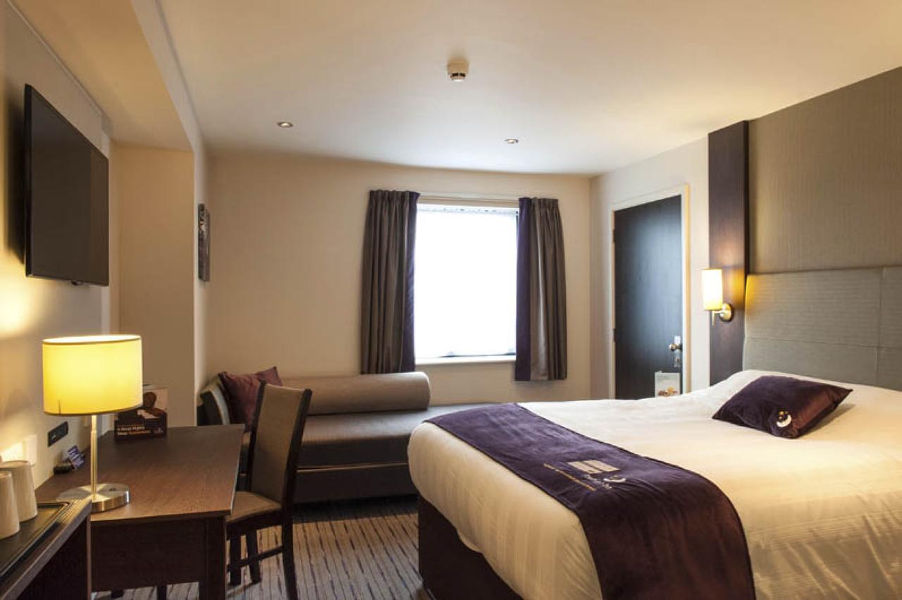 Premier Pacific Quay Hotel 3*