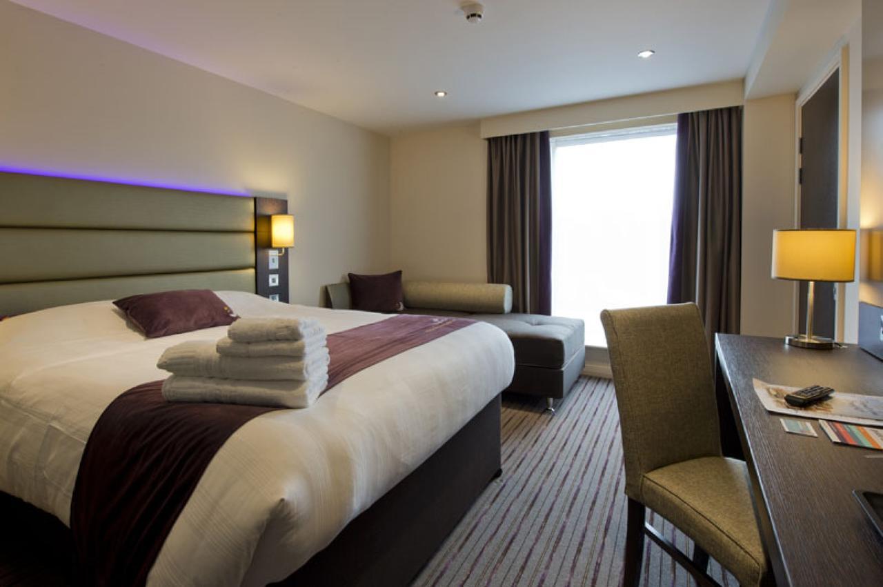 Premier Pacific Quay Hotel