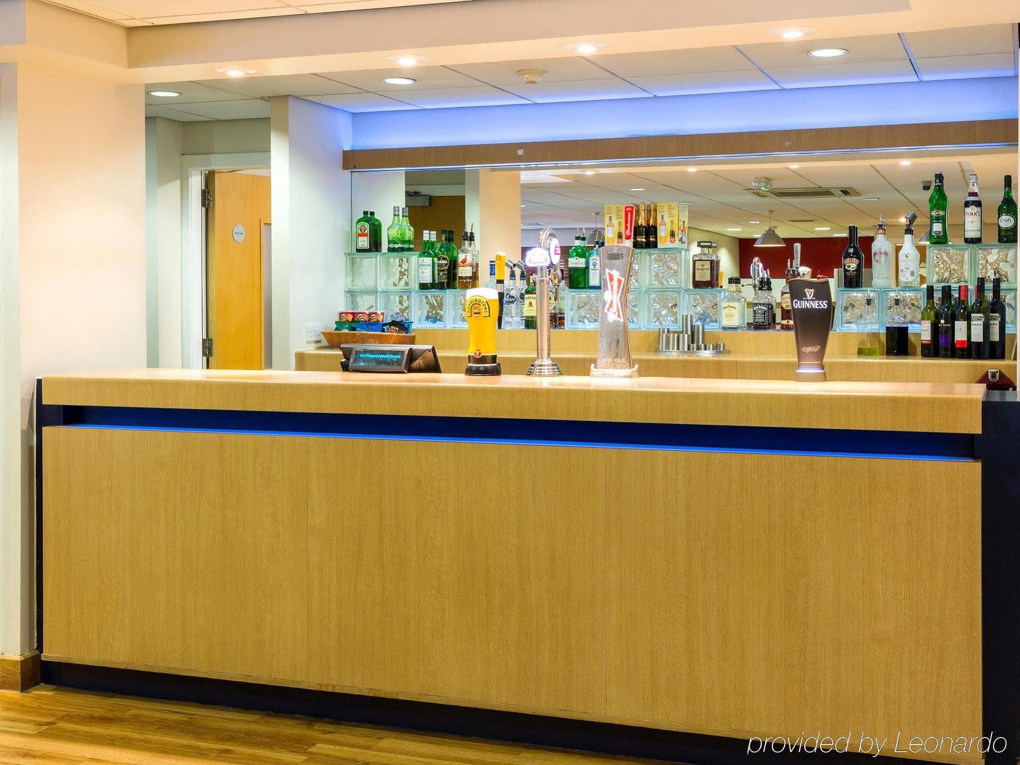Hotel Travelodge Airport 3*