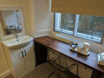 Kelvin Apartment