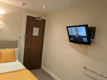 Kelvin Apartment *