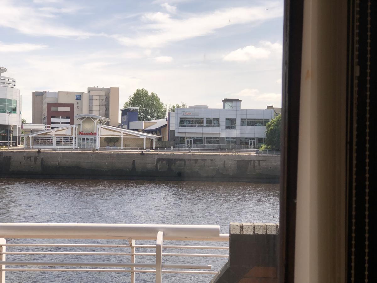 Apartment Centre By The Hydro