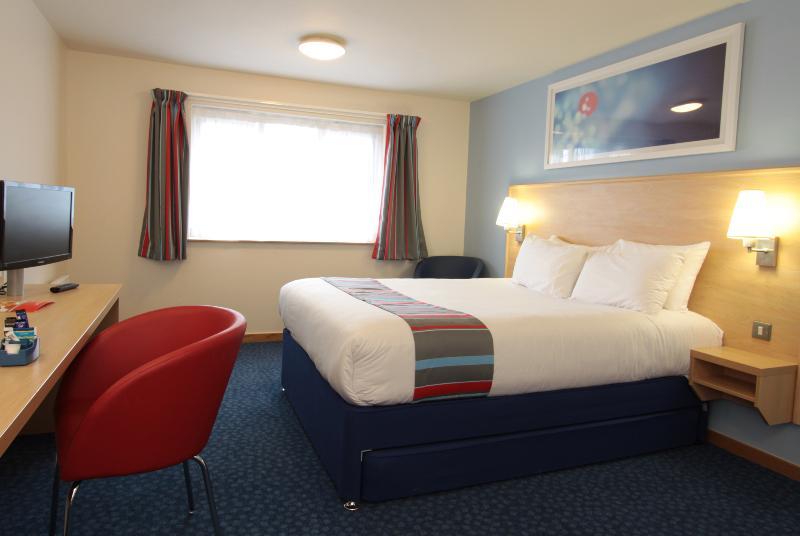 Travelodge Airport 3*