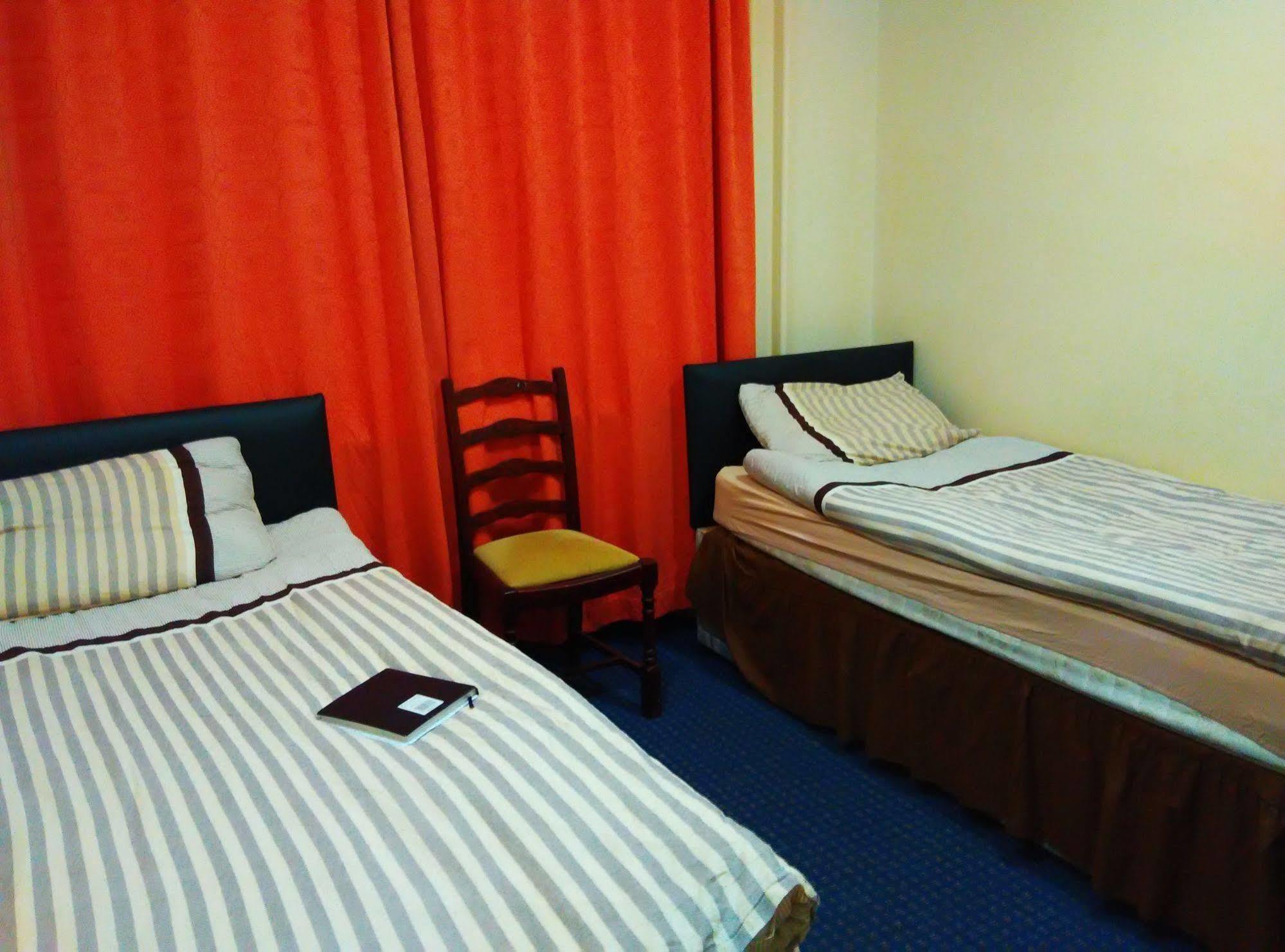 Alba Hostel *