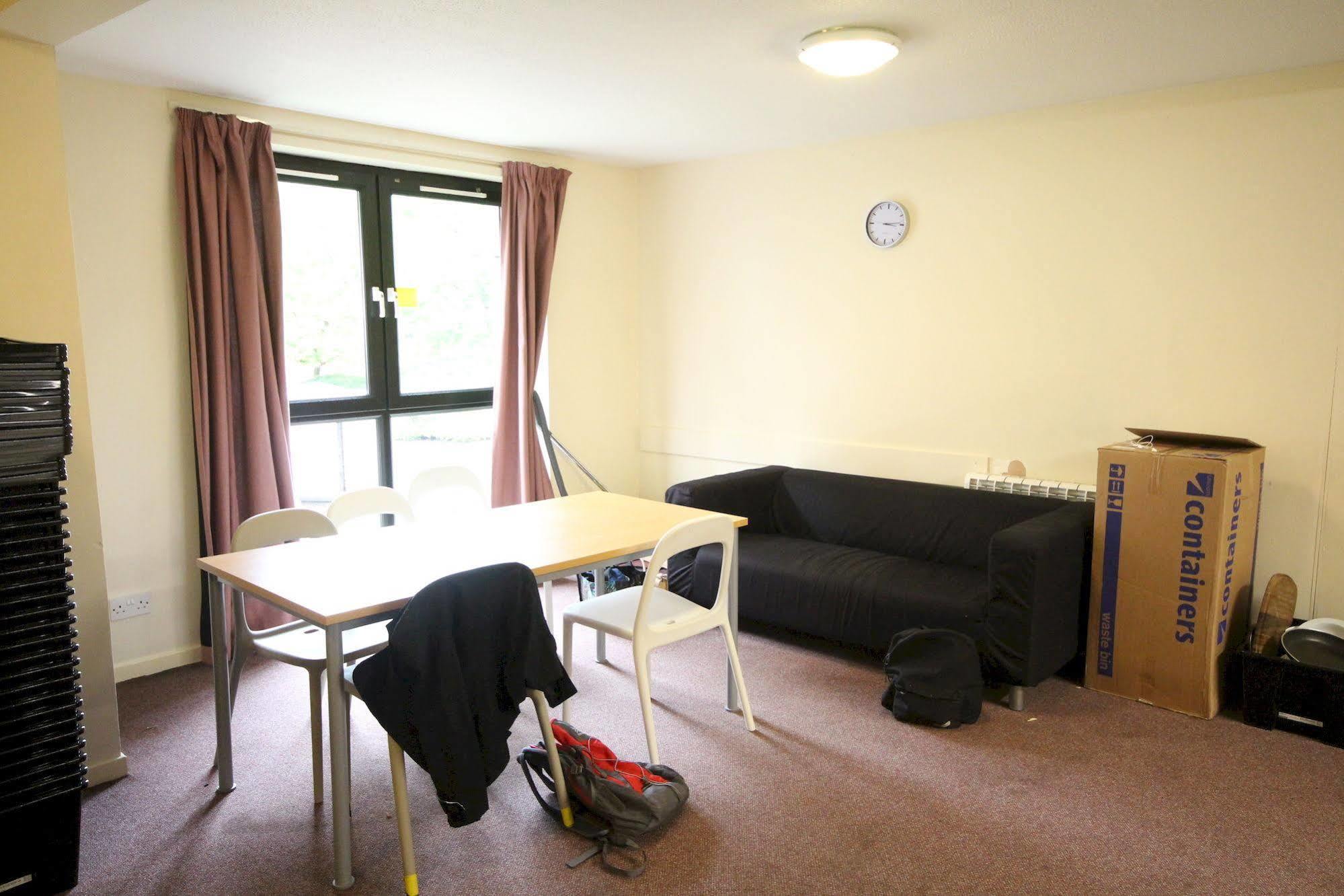 Metro Hostel *