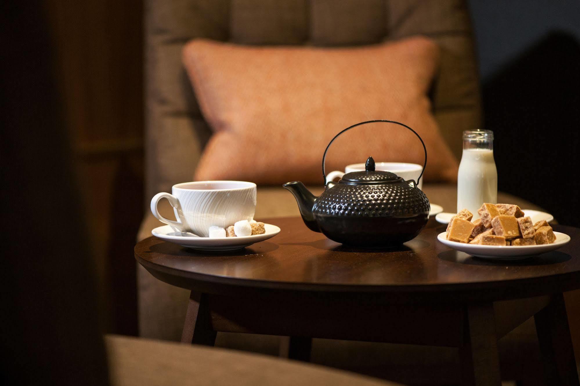 Hotel West By Compass Hospitality