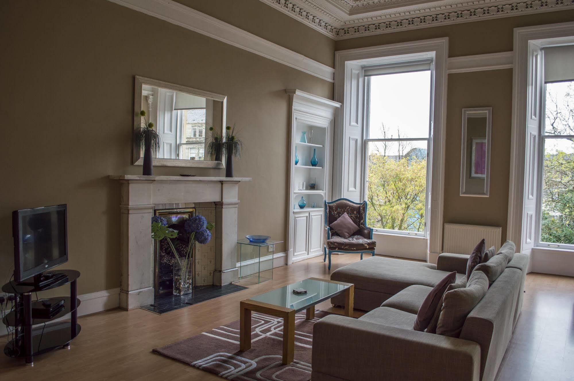 Dreamhouse West End Apartment