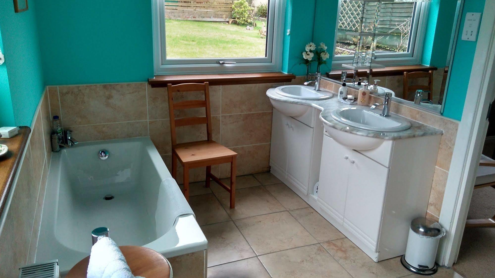 Azalea House Bed & Breakfast