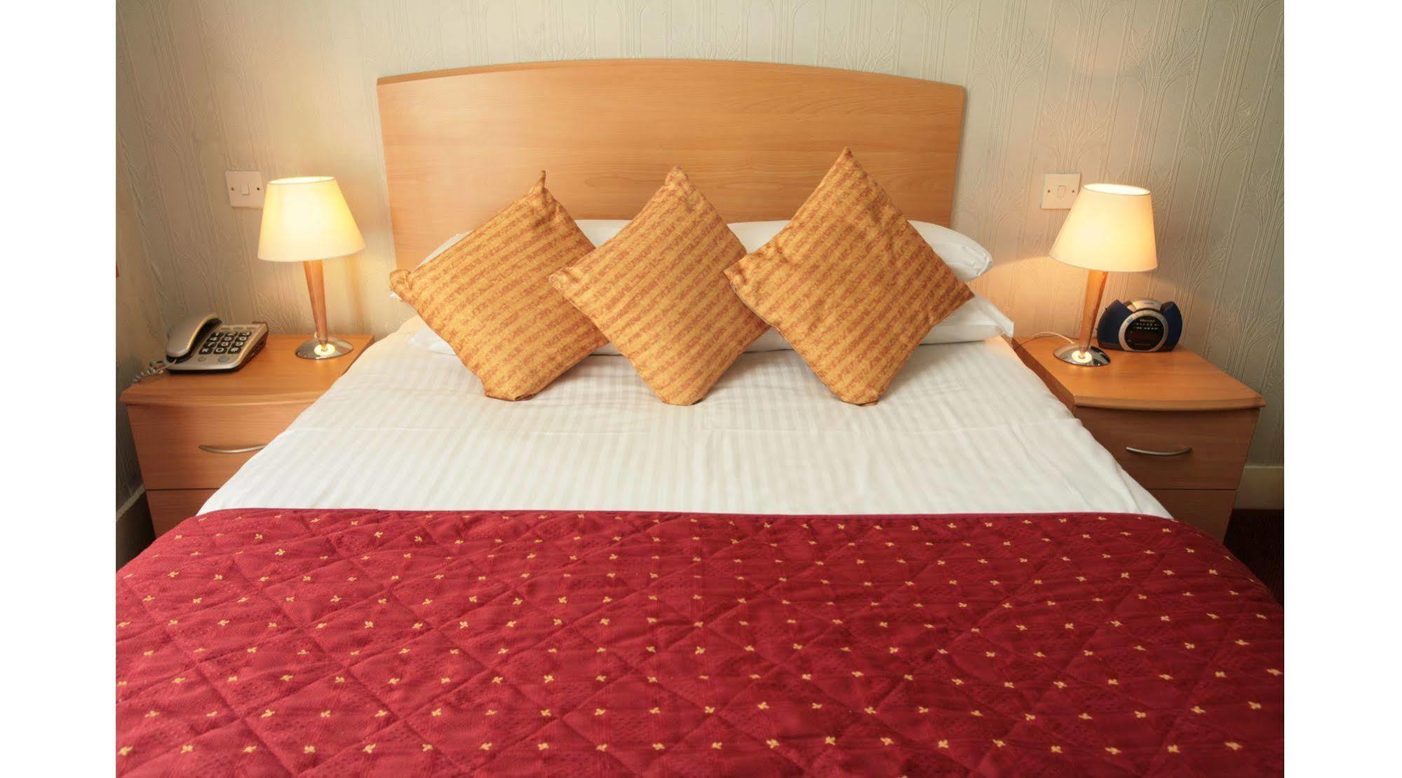 Albion 3* Glasgow