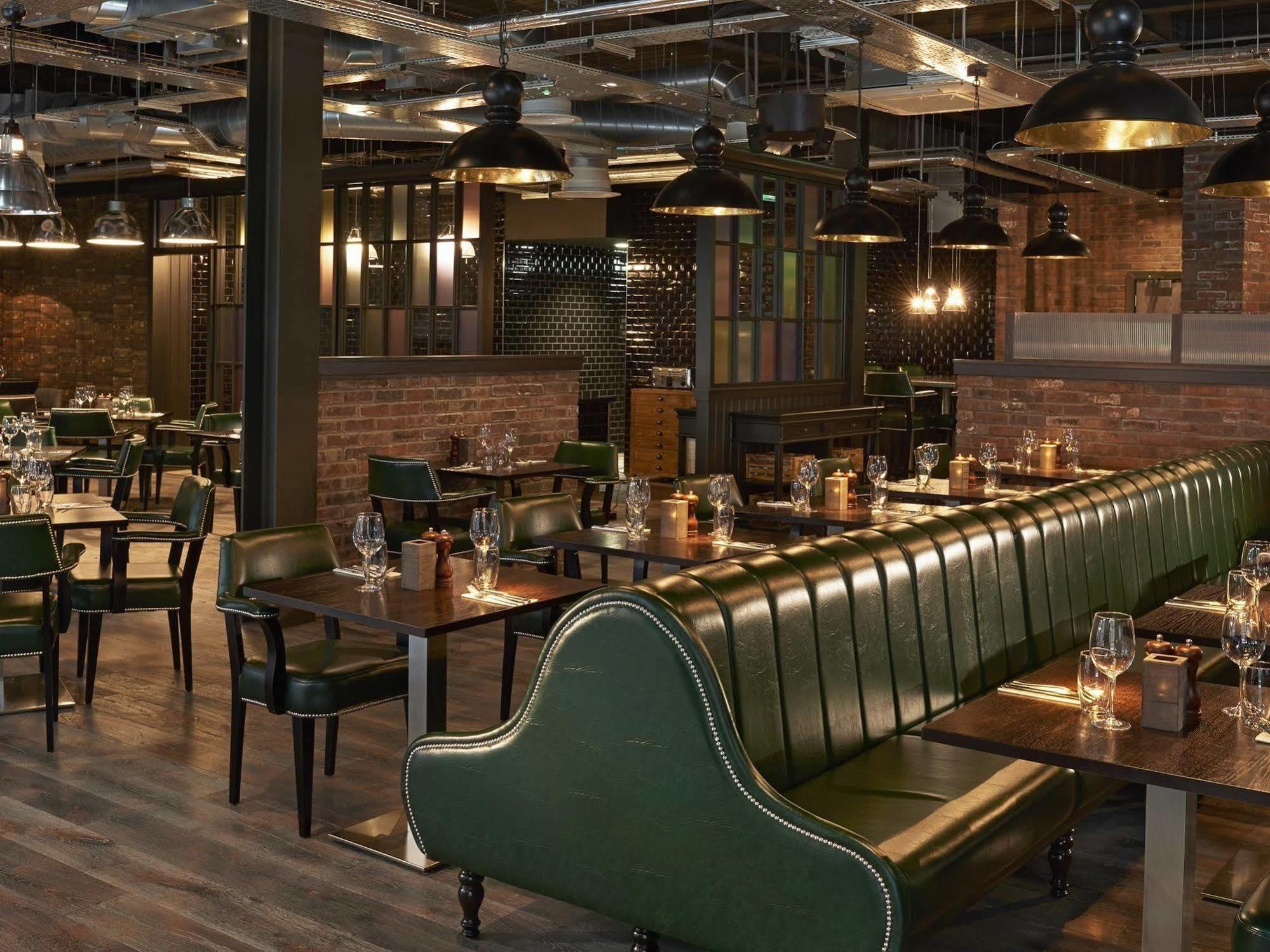 Village 4* Glasgow