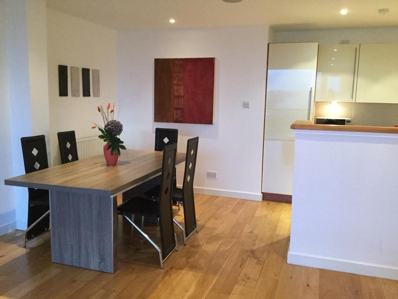 Sec Hydro Argyle West End - 2 Bedrooms Apartment