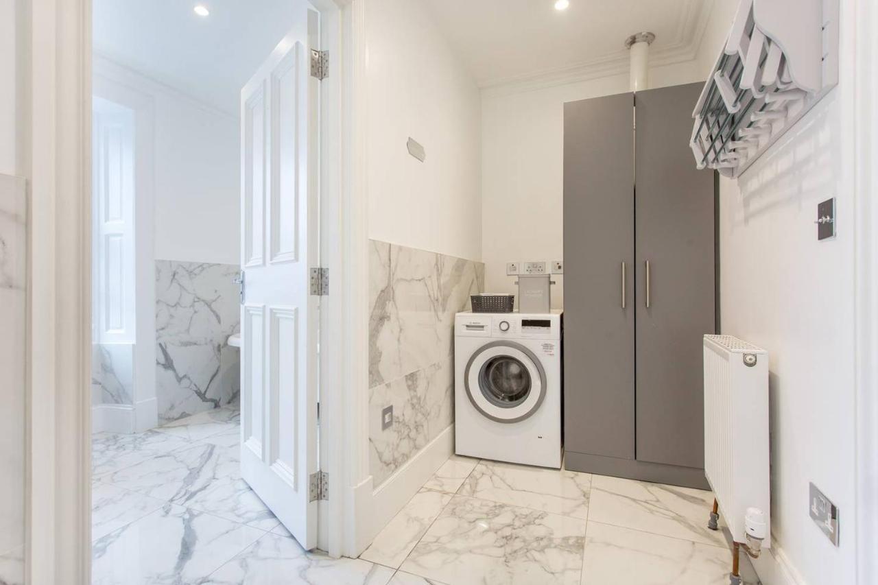 Holiday home Luxury 4 Bed Townhouse In Prestigious West End *